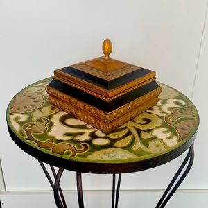 Oriental style jewelry box